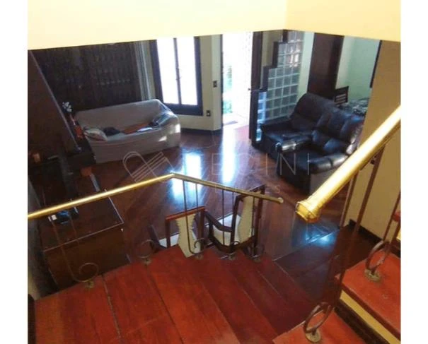 Casa com área de terreno 199m² e área construída 163m² em Porto Alegre/RS em Porto Alegre - Rio Grande do Sul