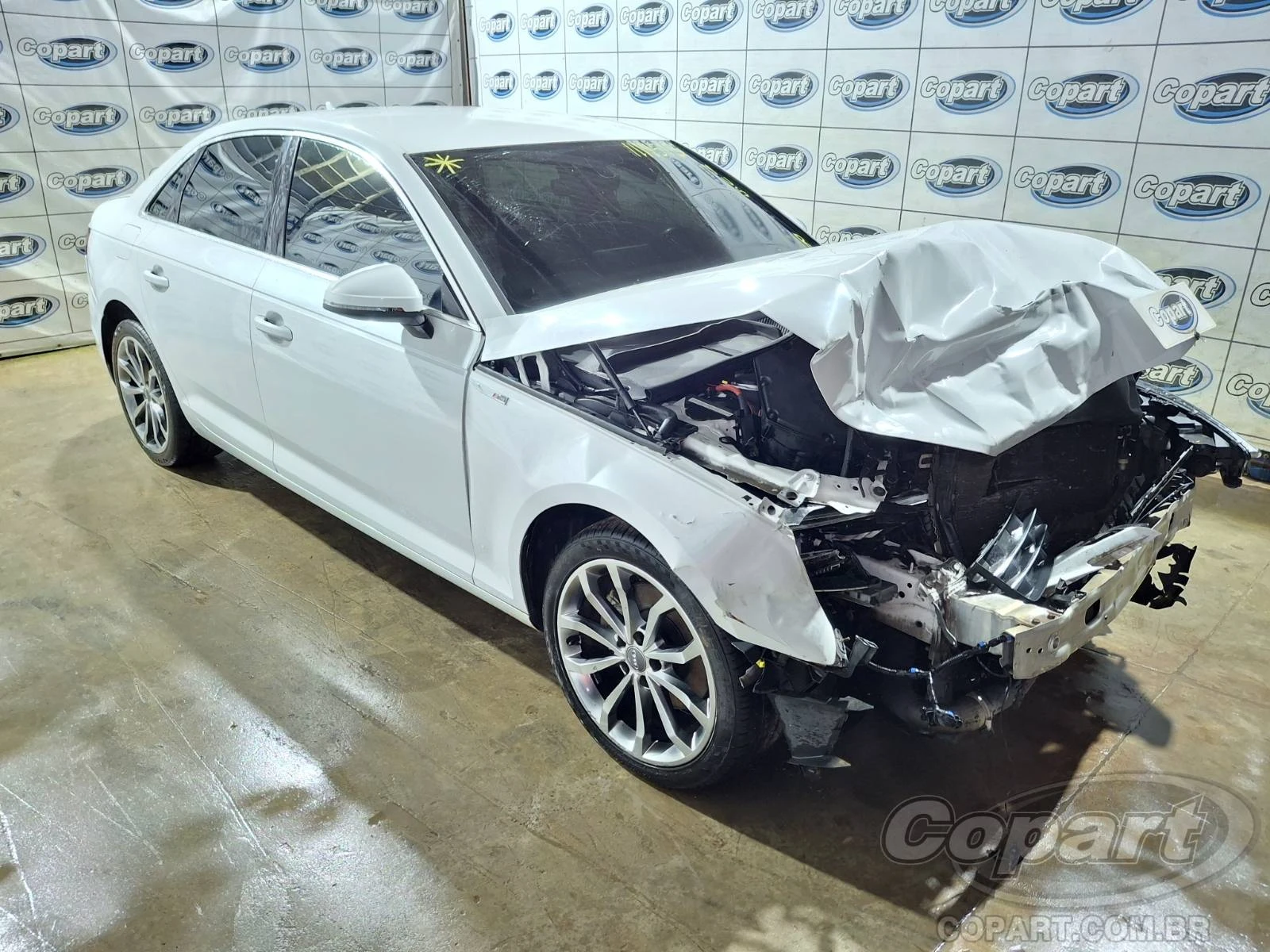 Audi A4 Ambiente 2.0 16V TFSI Turbo 2016 em Candeias - Bahia
