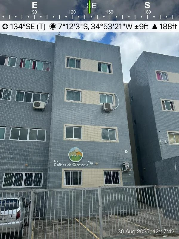 Apartamento em condomínio residencial em João Pessoa, Gramame com fachada azul