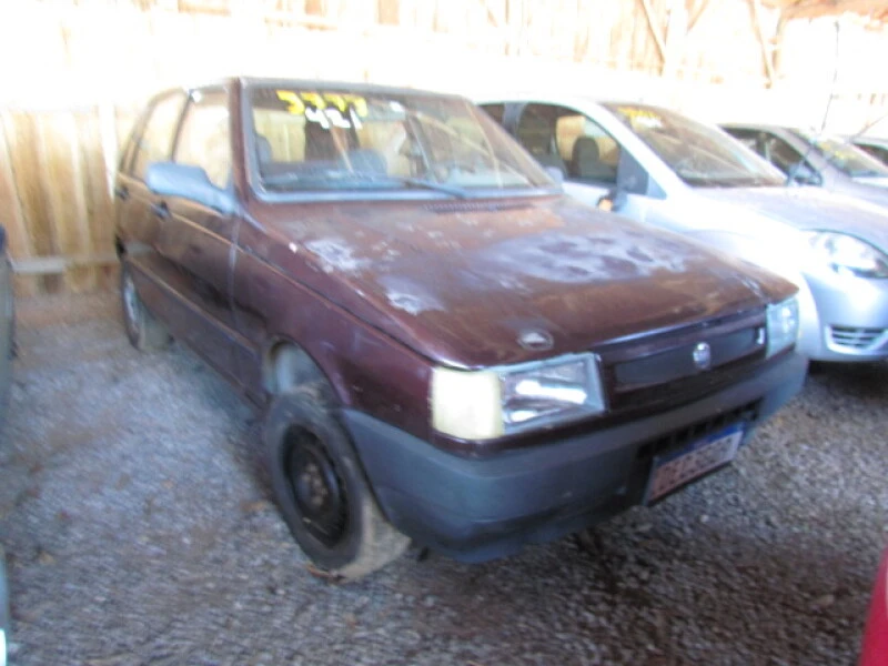 Fiat Uno Mille Fire 2001/2002 Vermelho em Farroupilha - Rio Grande do Sul