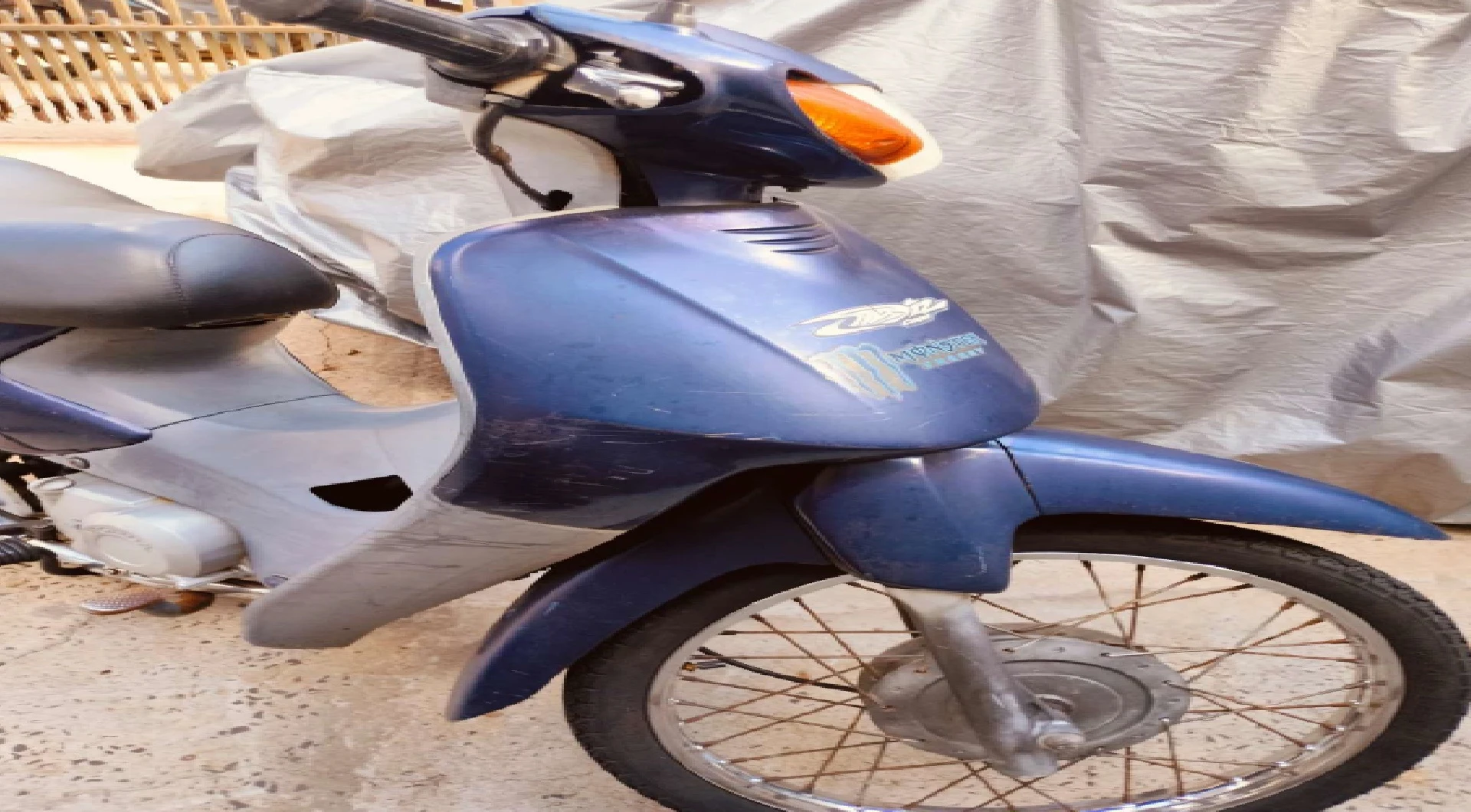Moto Honda Biz 2004 Azul em Arapongas/PR em Arapongas - Paraná