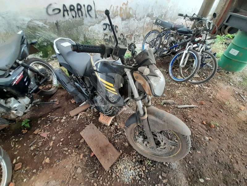 Yamaha Fazer Fazer YS250 LE em Capão Bonito - São Paulo