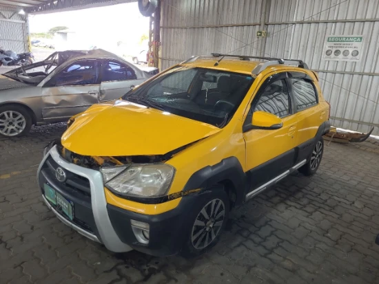 Toyota Etios HB Cross 2014 em Nova Santa Rita - Rio Grande do Sul