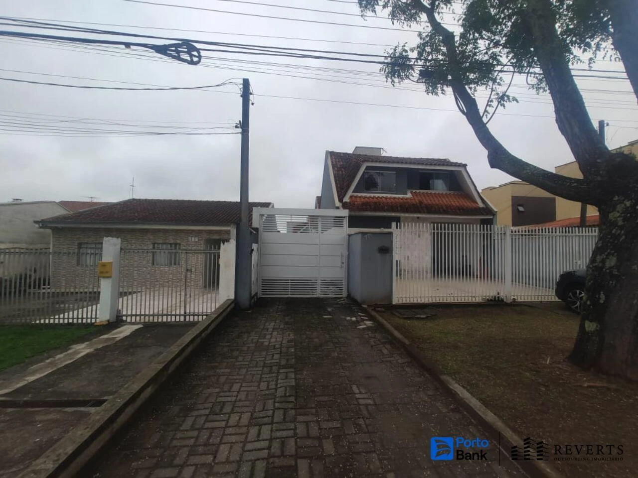 Casa Casa 02 no Condominio Clara Pinheiro em Curitiba/PR em Curitiba - Paraná