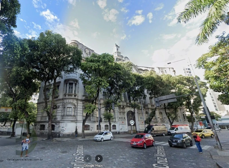 Prédio Comercial com 4 pavimentos na Praça Cruz Vermelha em Rio de Janeiro/RJ em Rio De Janeiro - Rio de Janeiro