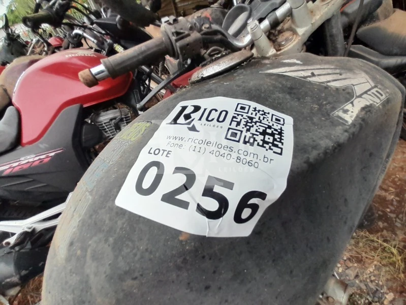Honda CBX 250 Twister Twister 250cc Desmontado em Capão Bonito - São Paulo
