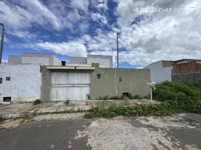 Casa com 2 Qts em Piripiri/PI em Piripiri - Piauí