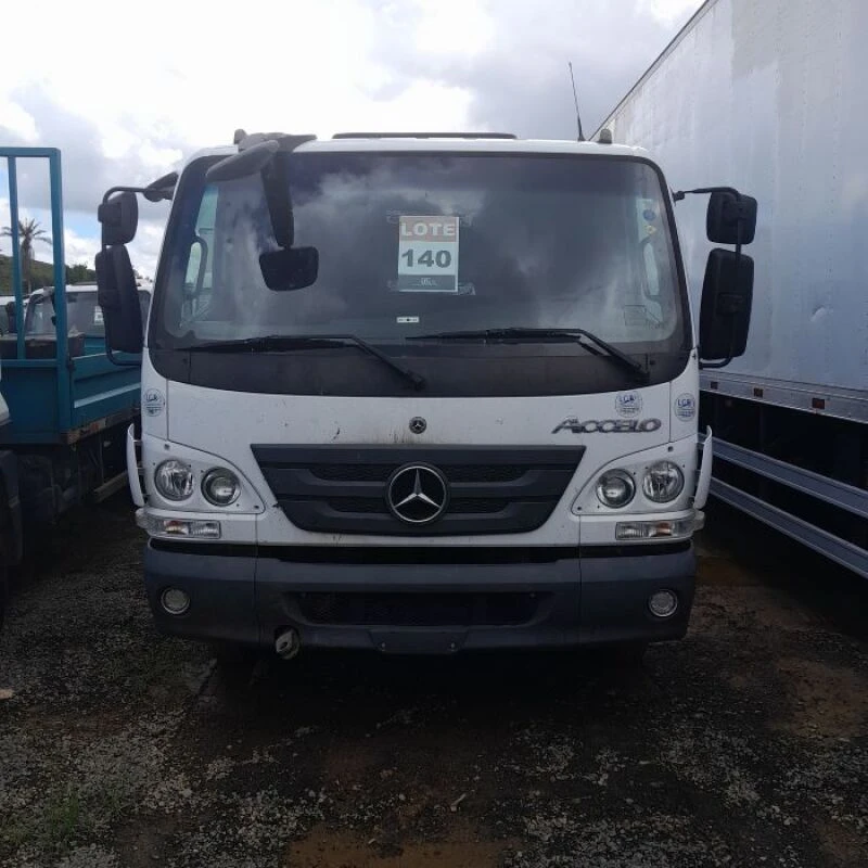 Mercedes-Benz Accelo 817 Ce 2023/2024 Caminhão em Candeias - Bahia