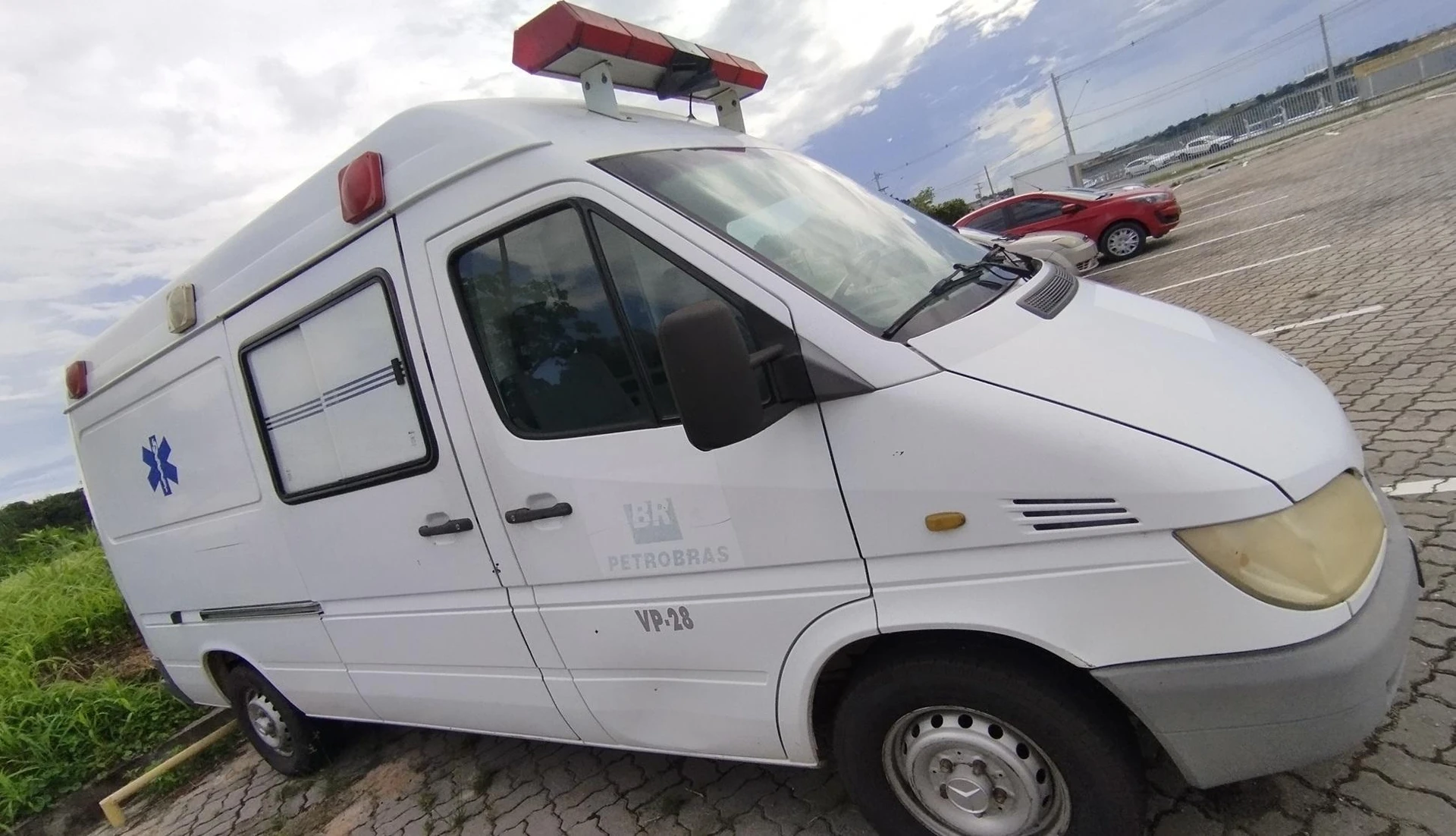 Mercedes-Benz Ambulancia VP-28 em Coari - Amazonas