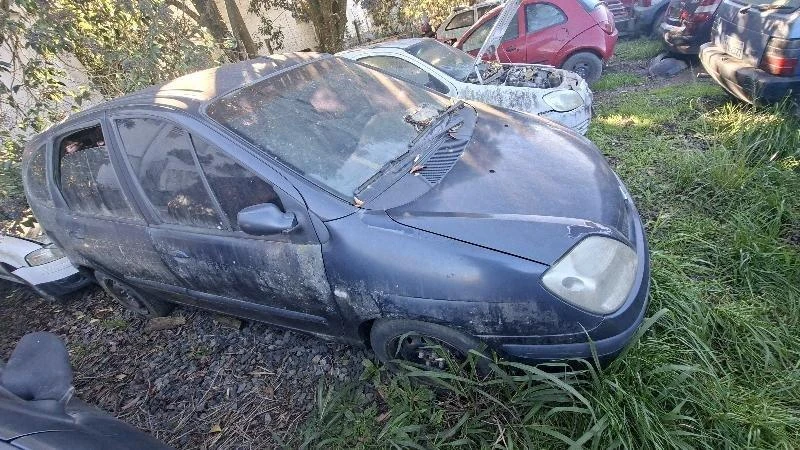 Renault Scenic PRI 1616V 2004 em Rio Negrinho - Santa Catarina