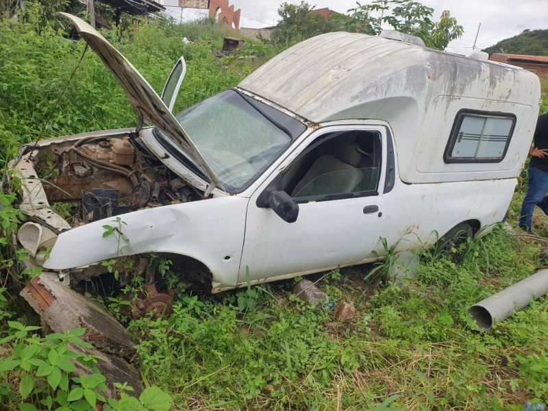 Ford Courier 2002 2003 Caminhoneta em General Sampaio - Ceará