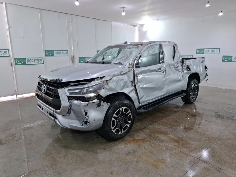 Toyota Hilux SRV 4x4 2.8 Automático 2026 Prata em Espírito Santo