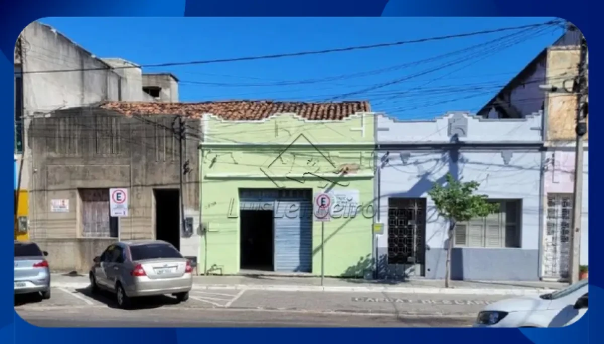 Prédio Comercial Centro em Limoeiro do Norte/CE em Limoeiro Do Norte - Ceará