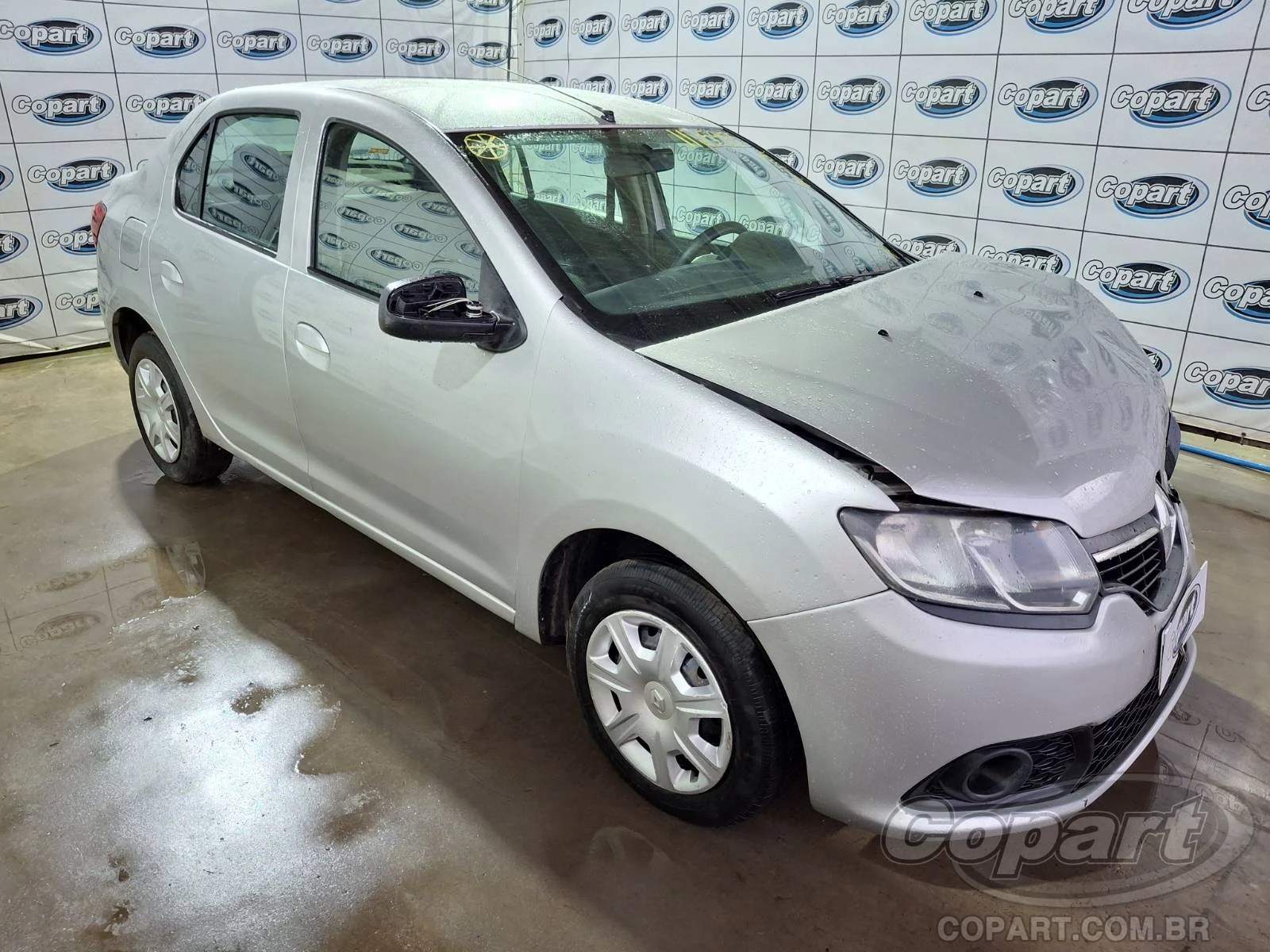 Renault Logan Autentique 2019 1.0 SCe em Candeias - Bahia