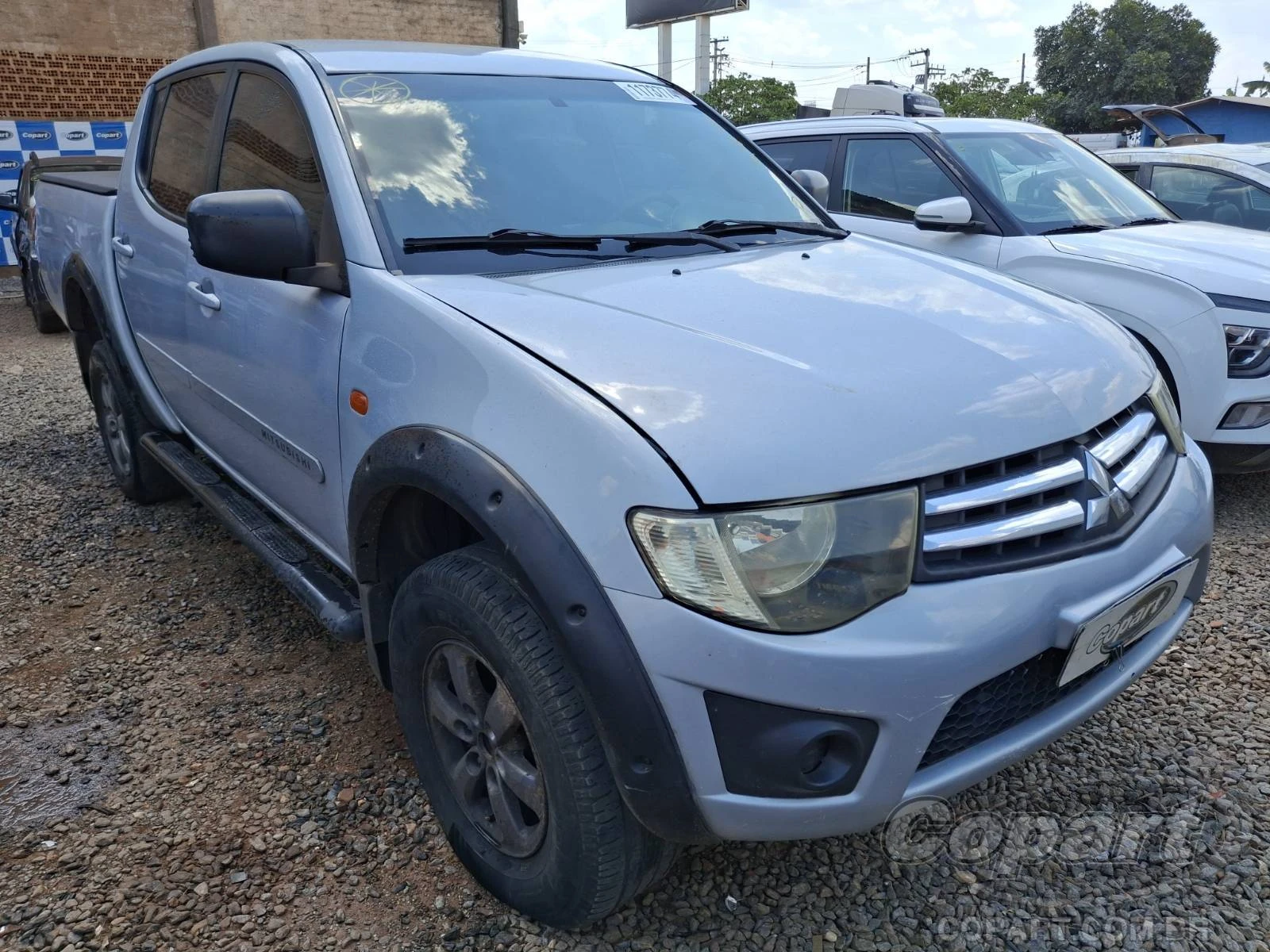 Mitsubishi L200 Triton GL 3.2 Turbo 2013 em Aparecida De Goiânia - Goiás