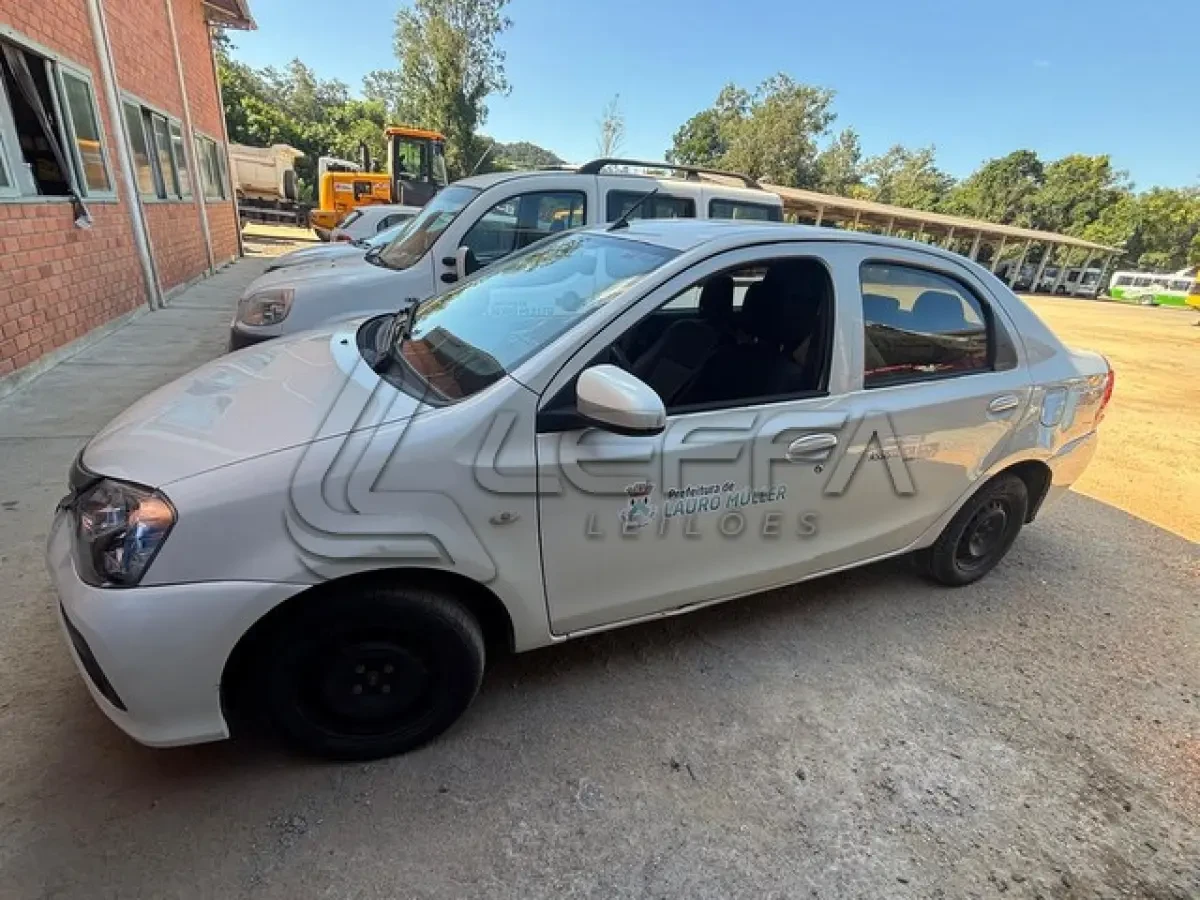 Toyota Etios 2018/2019 Automático em Lauro Müller - Santa Catarina