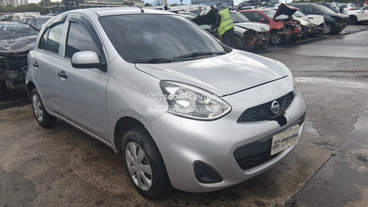 Nissan March March 10S 2016/2017 Manual em Guarulhos - São Paulo