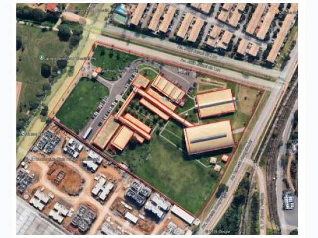 Terreno com área construída variada em Porto Alegre/RS em Porto Alegre - Rio Grande do Sul