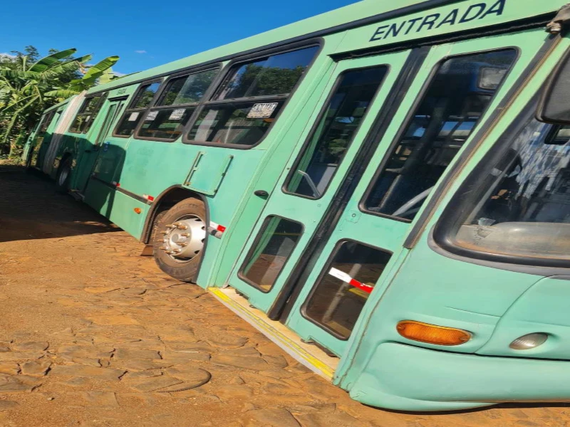 Outro Sucata de Ônibus Marco Polo Torino GV articulado em Dois Vizinhos/PR em Dois Vizinhos - Paraná