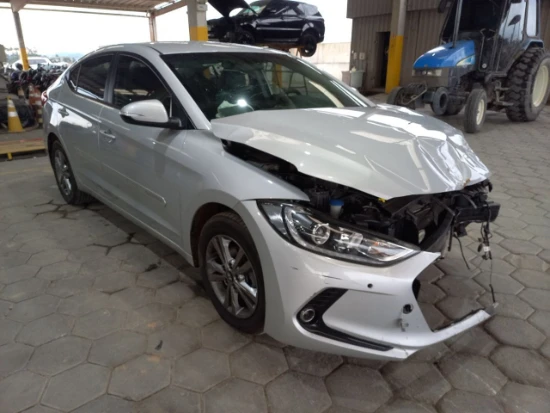 Hyundai Elantra 2016/2017 Gas Automático em Tijucas - Santa Catarina