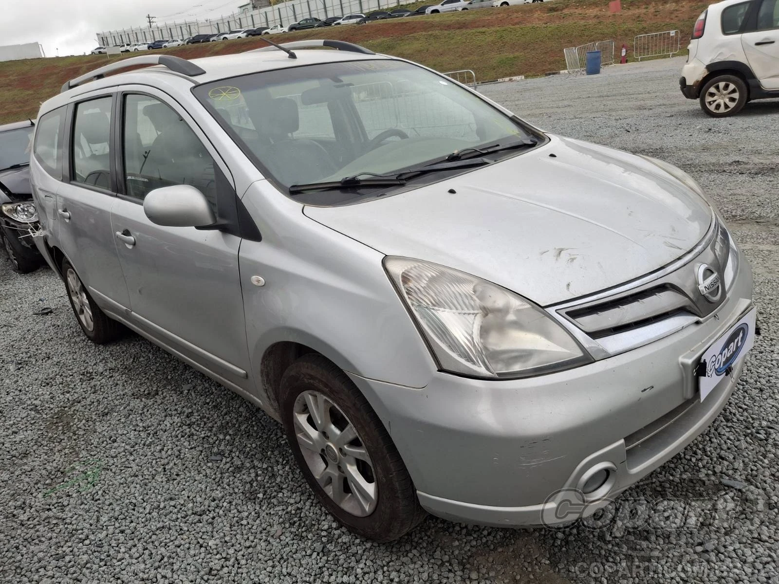 Nissan Grand Livina SL 2014 1.8 16V em Itaquaquecetuba - São Paulo