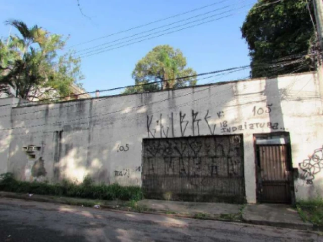 Casa com 5 Dormitórios e 3 Suítes em São Paulo/SP em São Paulo