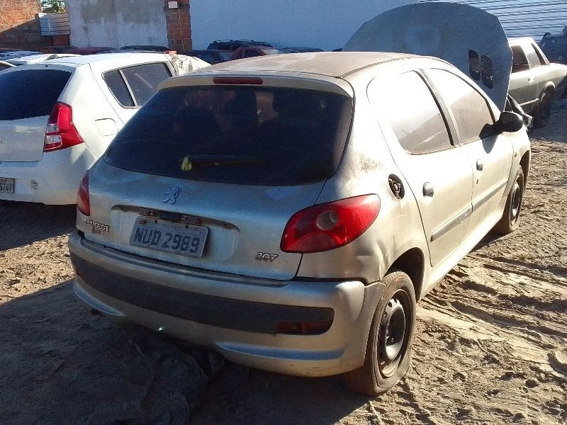 Peugeot 207Hb Xline 2010/2011 Prata em Tangará De Serra - Mato Grosso