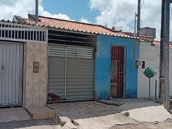 Casa com 2 Quartos e 1 Vaga em Santa Rita/PB em Santa Rita - Paraíba