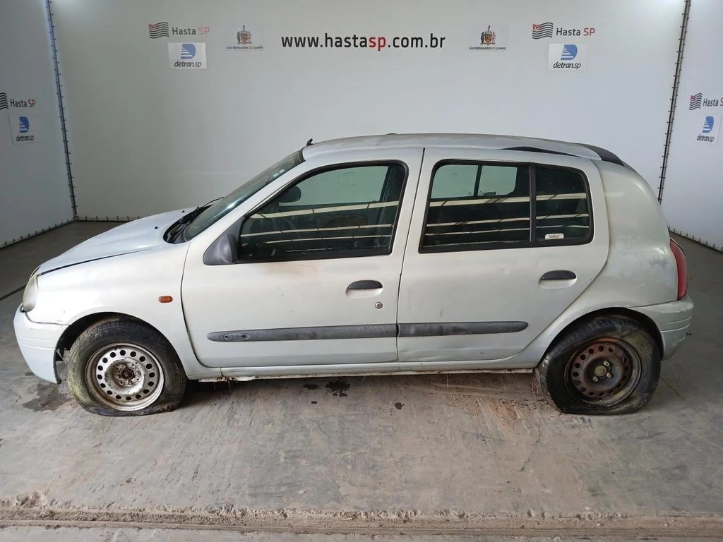 Renault Clio RN 1.6 1999 2000 em Porto Feliz - São Paulo