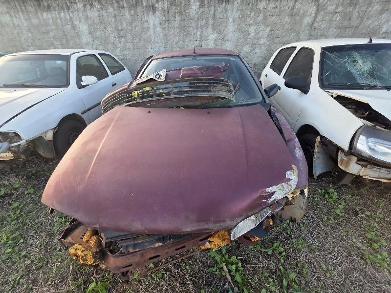 Ford 1994/1995 Automóvel Vermelho em Toledo - Paraná