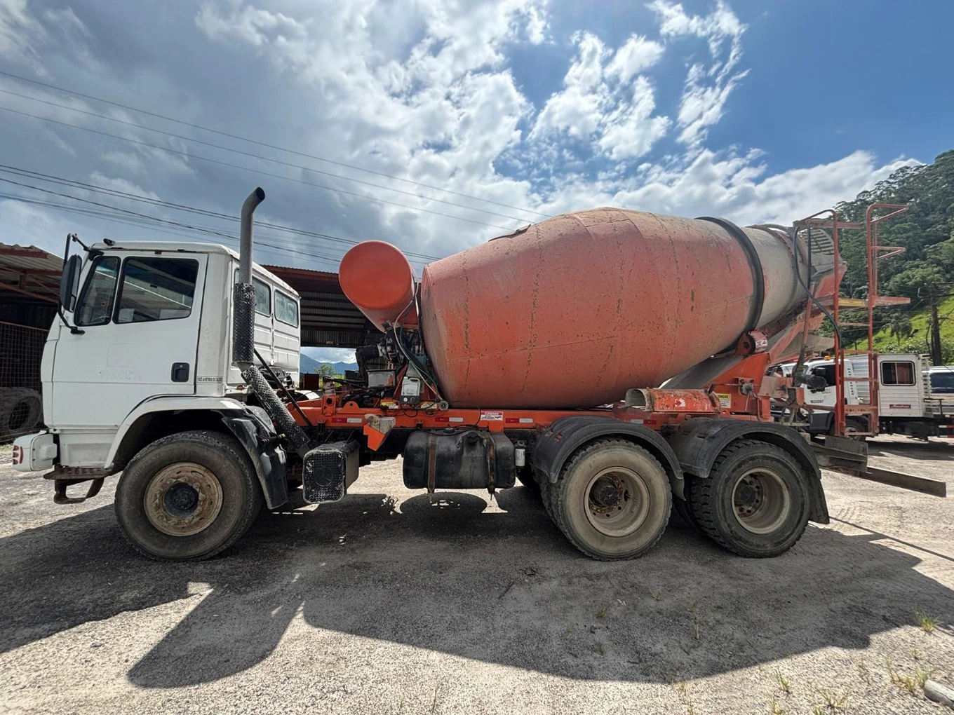 Mercedes-Benz 2726 2726 B6X4 2009 em São Sebastião - São Paulo