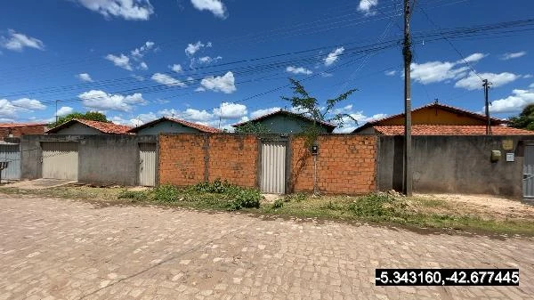 Casa com 2 Quartos em Demerval Lobão/PI em Demerval Lobao - Piauí