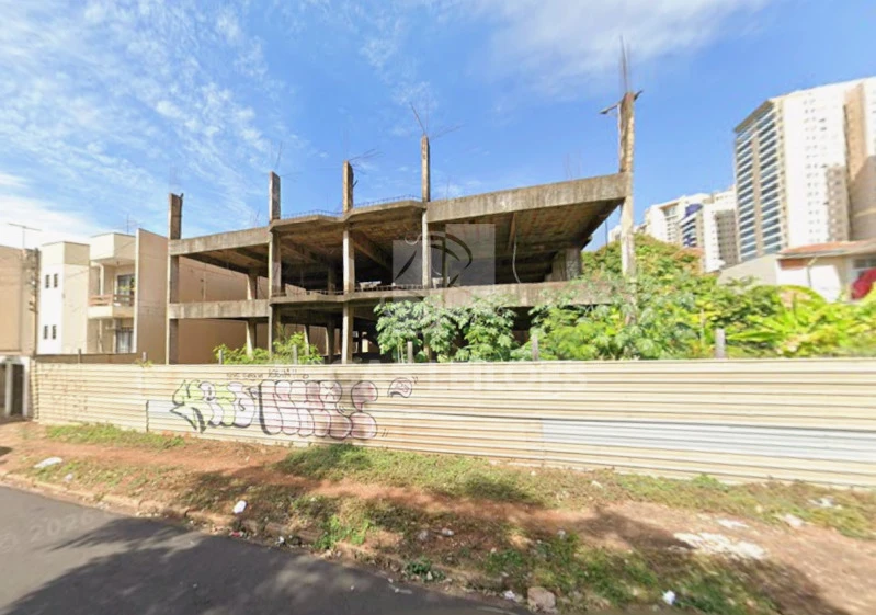 Terreno no Jardim Irajá em Ribeirão Preto/SP em Ribeirão Preto - São Paulo