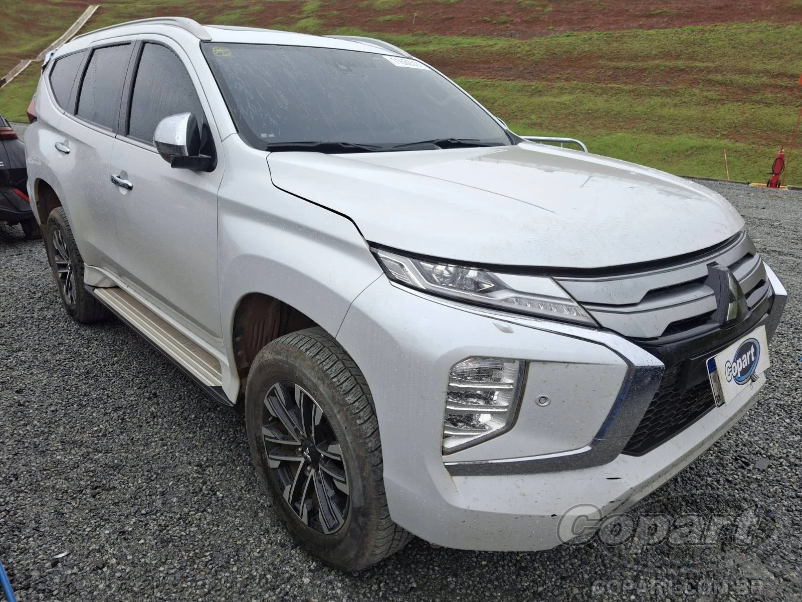 Mitsubishi Pajero Sport HPE 2024 2.4 DI-D Turbo Automático Diesel em Itaquaquecetuba - São Paulo