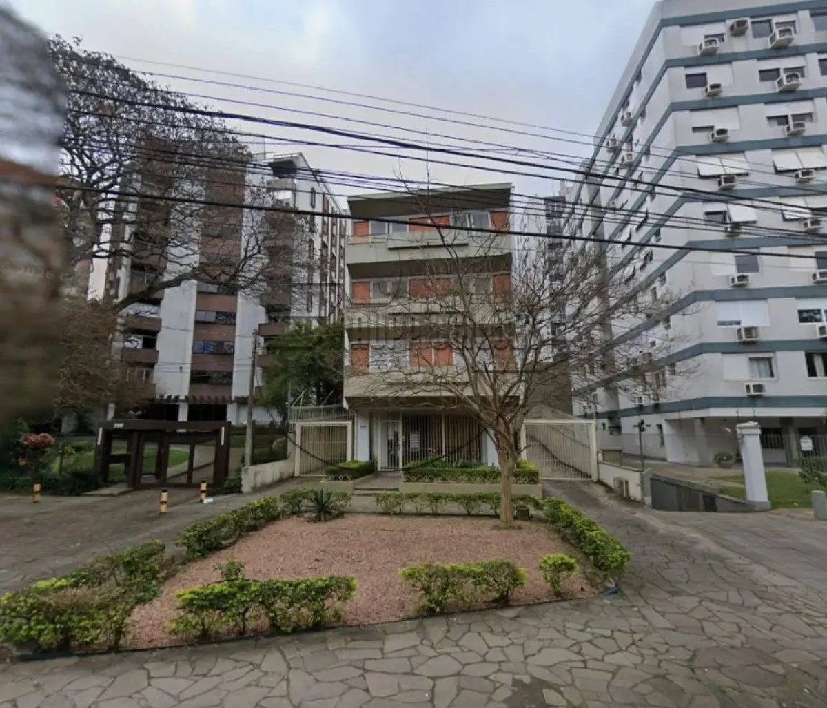 Apartamento no Edifício Tarumã em Porto Alegre/RS em Porto Alegre - Rio Grande do Sul