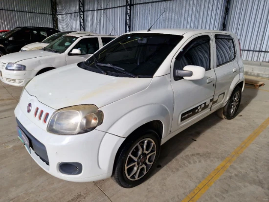 Fiat Uno Vivace 1.0 2013/2014 Gas/Álcool em Suzano - São Paulo