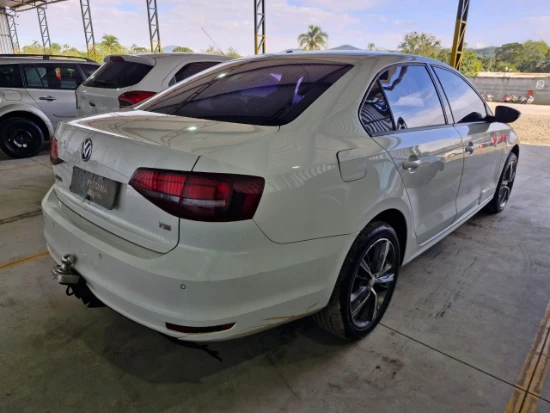 Volkswagen Jetta TL AF 2016 Manual em Suzano - São Paulo