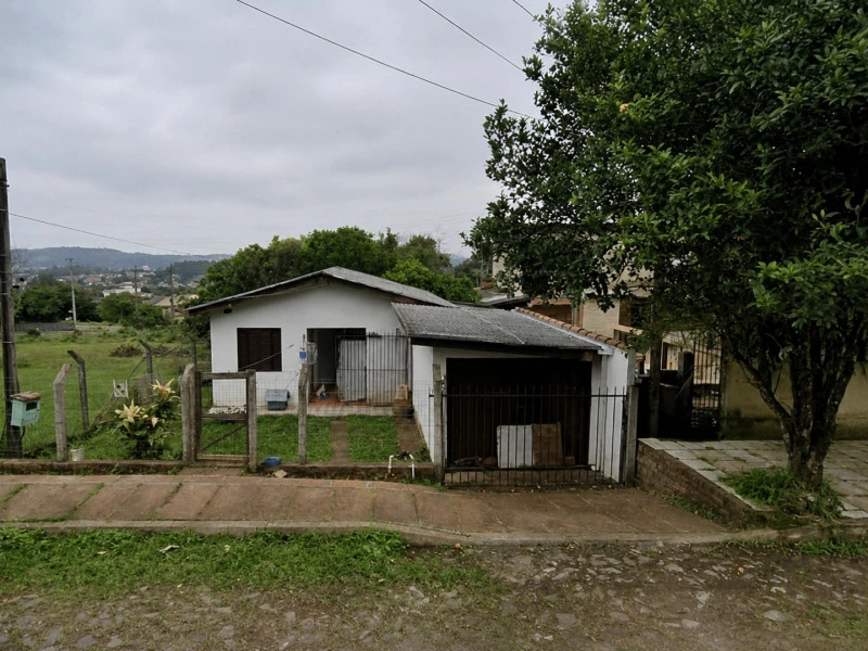 Terreno com casa não averbada em Campestre, São Leopoldo/RS em São Leopoldo - Rio Grande do Sul