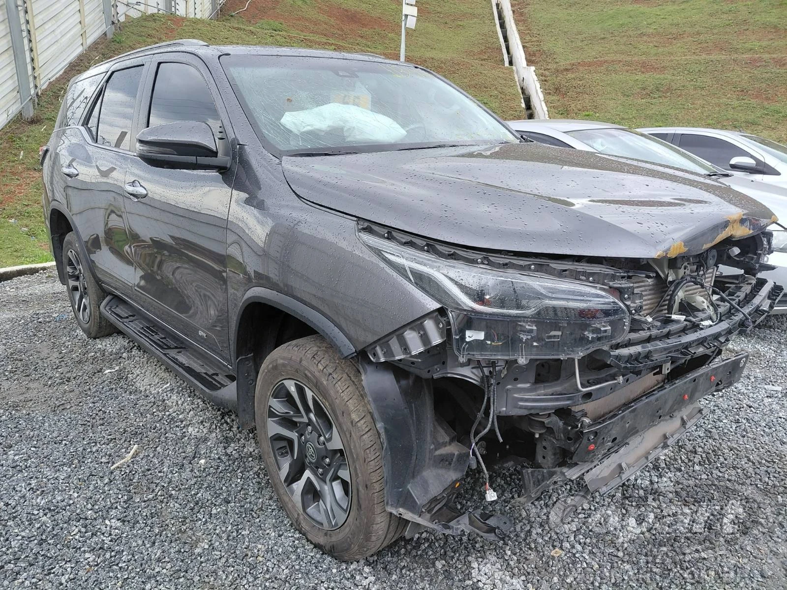 Toyota SW4 SRX 2024 2.8 D-4D Turbo 7 Lugares em Itaquaquecetuba - São Paulo