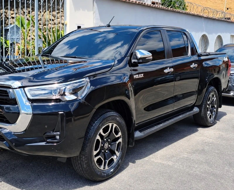 Toyota Hilux CD SRV 2024 Automático 4x4 em Contagem - Minas Gerais
