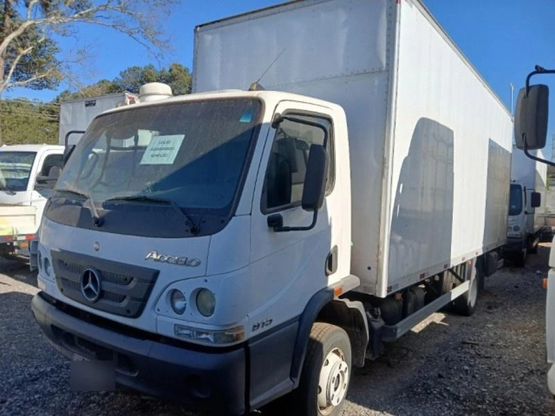Mercedes-Benz Accelo Accelo 815 2018 Bau Manual em Suzano - São Paulo