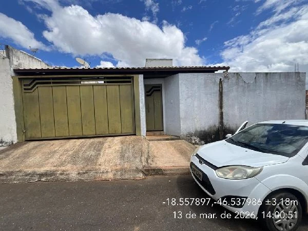 Casa com 1 vaga no Residencial Barreiro em Patos de Minas/MG em Patos De Minas - Minas Gerais