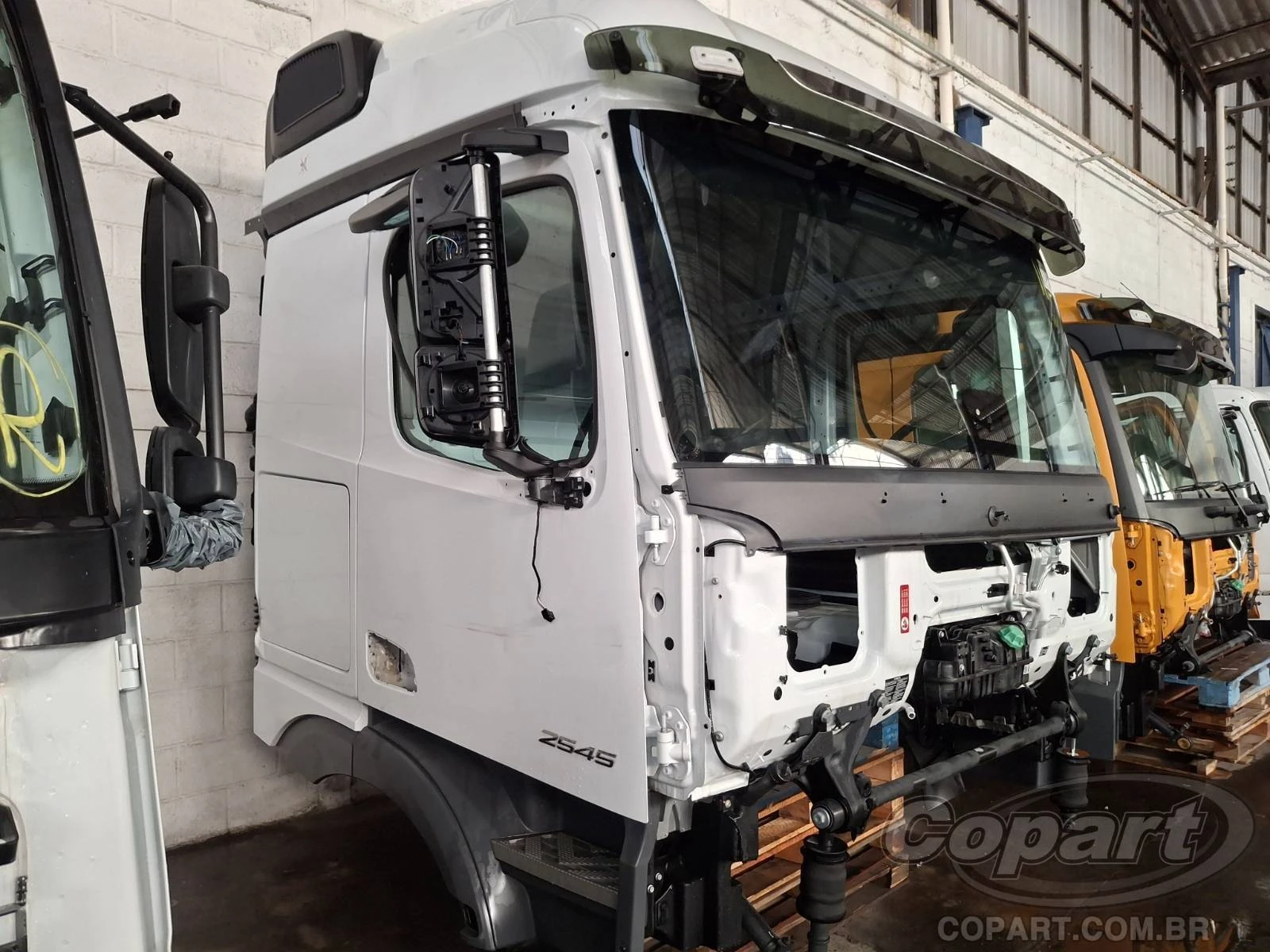 Mercedes-Benz Cabine Cabine MB Actros 2545 em Embu Das Artes - São Paulo
