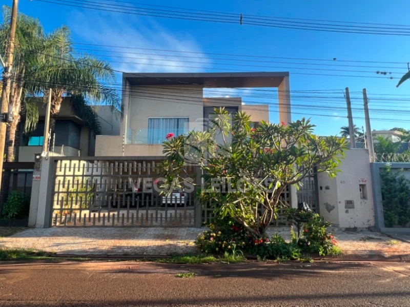 Casa com Casa e Terreno urbano em Ribeirão Preto/SP em Ribeirão Preto - São Paulo