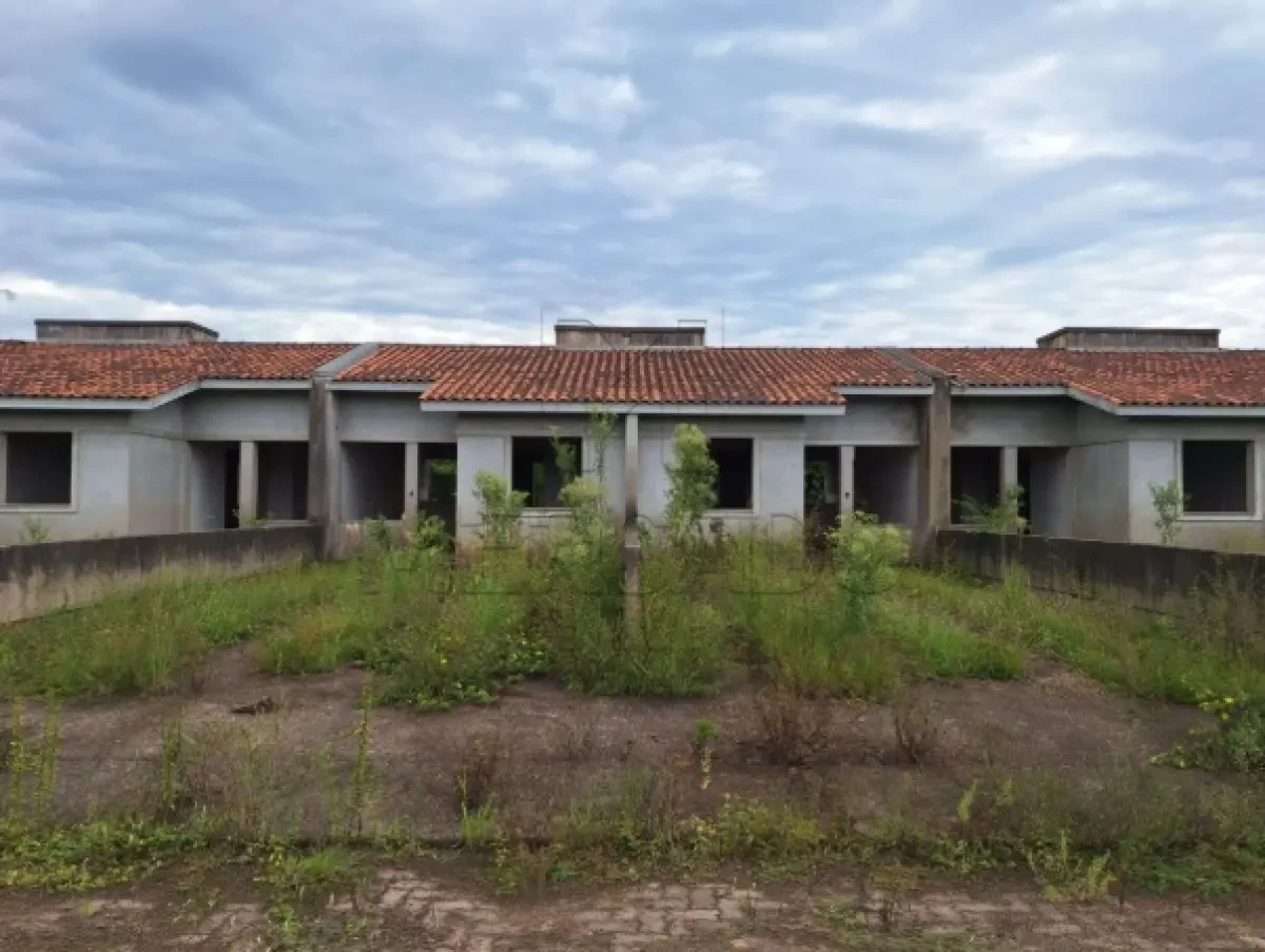 Casa com 2 Dormitórios em Esteio/RS em Esteio - Rio Grande do Sul