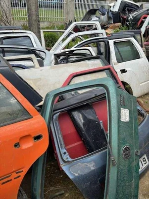 Portas de Veículos 15 Portas em Sucata em Rio Negro - Paraná