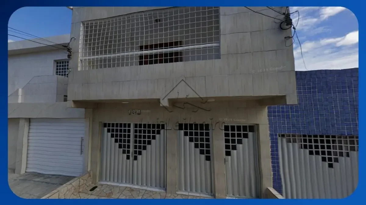 Prédio com 3 quartos no térreo e 3 quartos no 1º andar em Arcoverde/PE em Arcoverde - Pernambuco