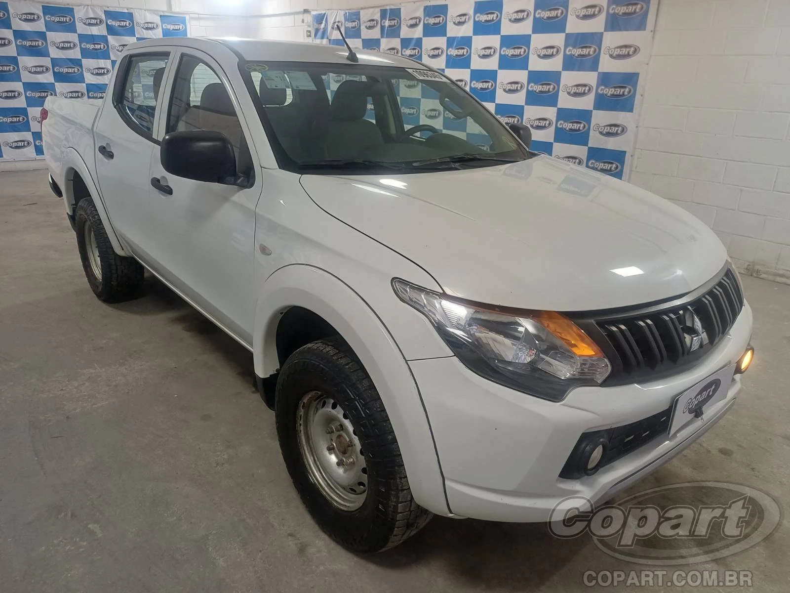 Mitsubishi L200 Triton GL 2024 2.4 Turbo Diesel em Vitória De Santo Antão - Pernambuco