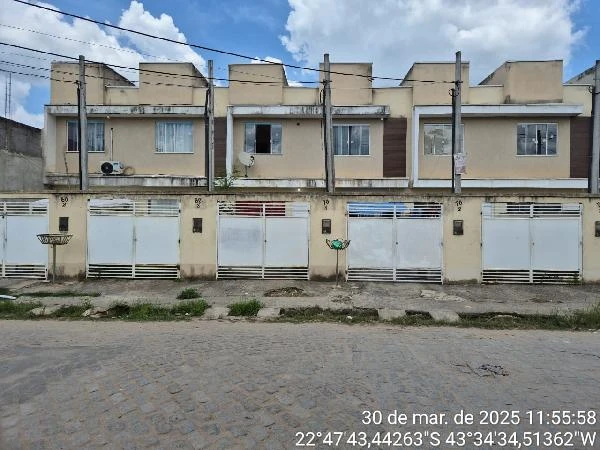Prédio com 2 Quartos em Nova Iguaçu/RJ em Nova Iguaçu - Rio de Janeiro