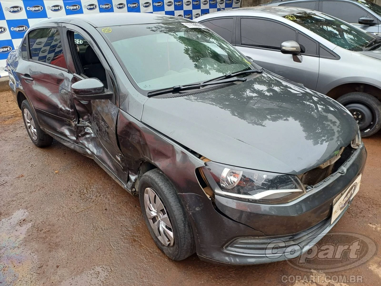Volkswagen Voyage 1.6 Total Flex 2013 em Aparecida De Goiânia - Goiás